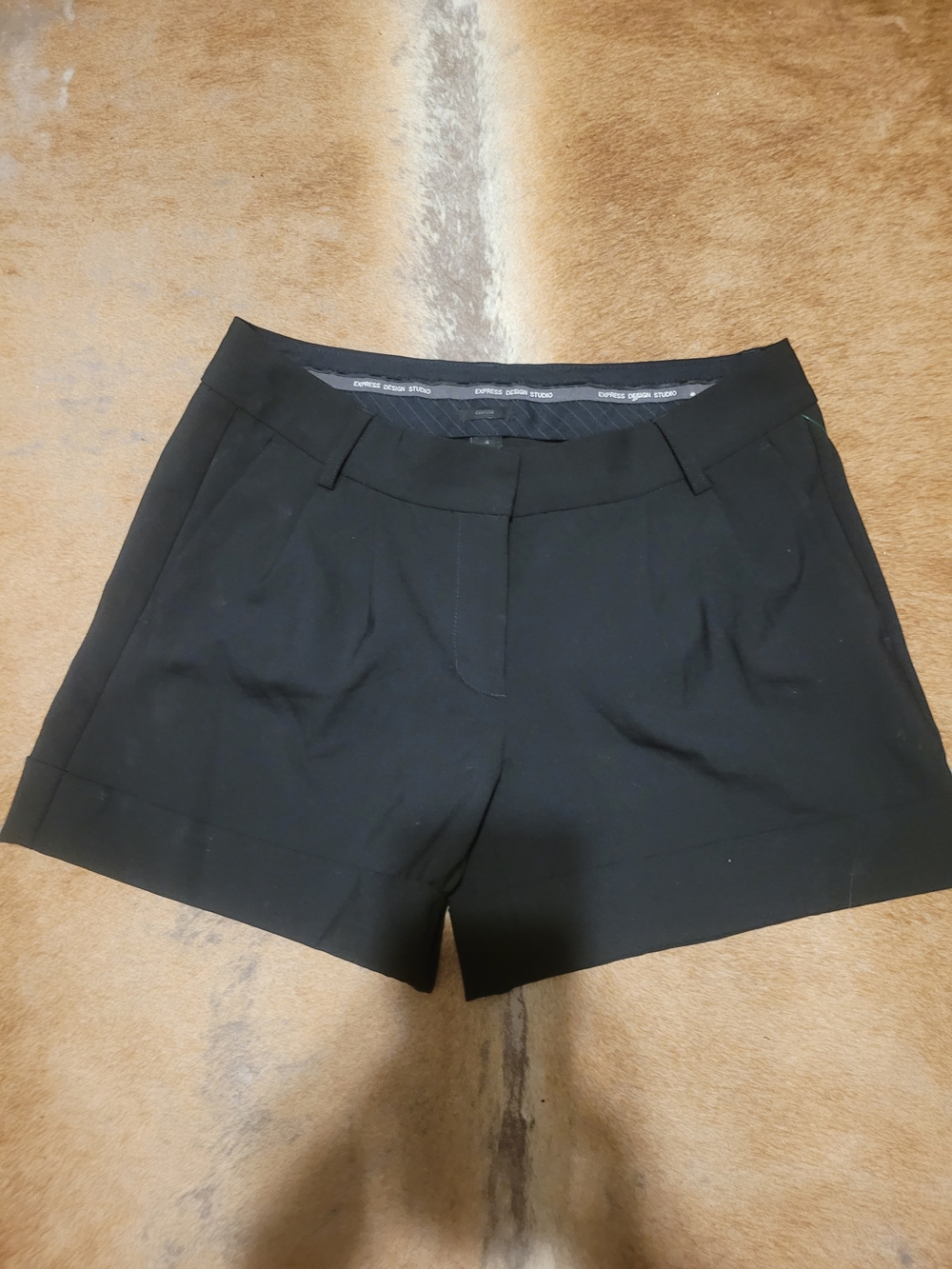 Express Design Studio Black Tailored Dress Shorts Women's Size 4